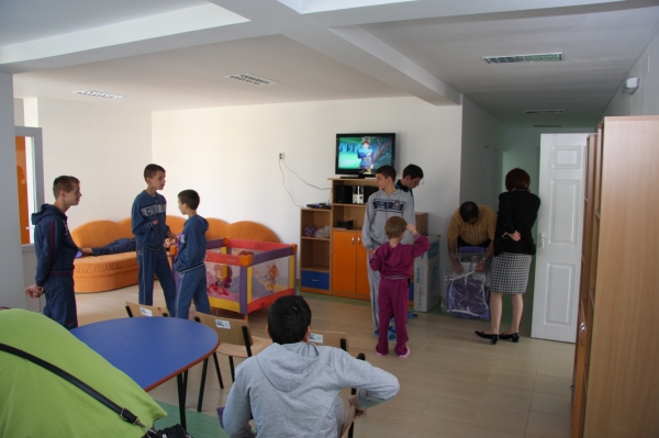 Înfiinţarea, organizarea şi amenajarea a două căsuţe de tip familial în Botoşani 2010 - 2012
